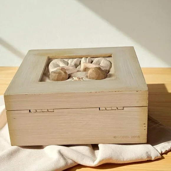 FLAWED WILLOW TREE Susan Lordi Friendship Trinket Box ~ Demdaco (2005) - Picture 4 of 9